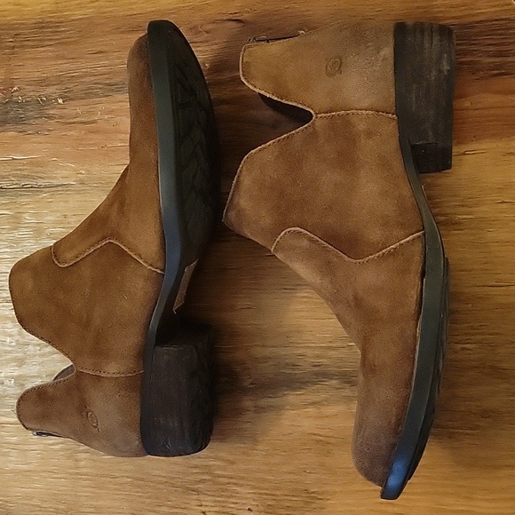 Born "Kerri" Distressed Suede Women's Bootie Brown Leather Shoes Size 7.5 - Picture 7 of 17